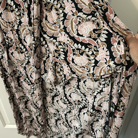 NWT Women black/tan/beige maxi dress with side split & build in shorts. - Picture 3 of 10